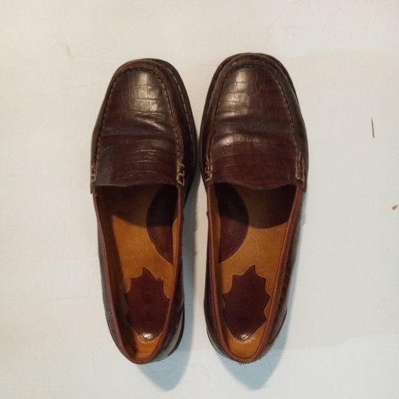 Brown‎ Leather Loafers Born Size 8 Women - Picture 1 of 2